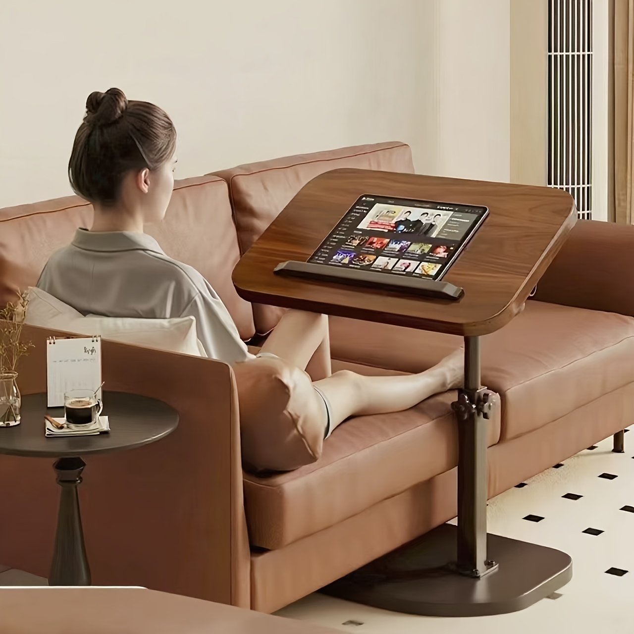 Laptops - โต๊ะวางแล็ปท็อปแบบหมุนได้ทำจากไม้แบล็ควอลนัท, โต๊ะข้างปรับระดับความสูงได้และโต๊ะเขียนแบบ, โต๊ะข้างเตียงแบบเคลื่อนย้ายได้สำหรับบ้านและสำนักงาน